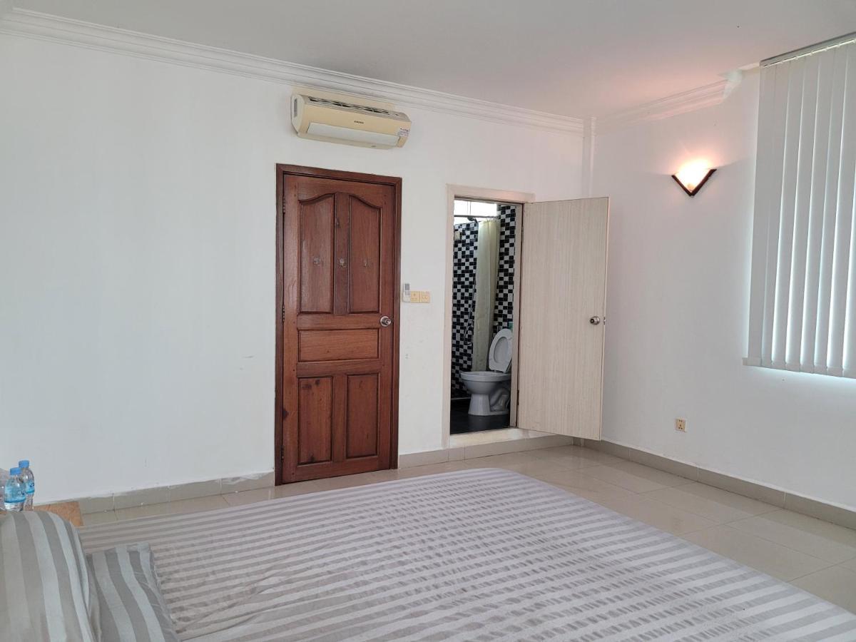 Yana House Phnom Penh Hotel Екстериор снимка