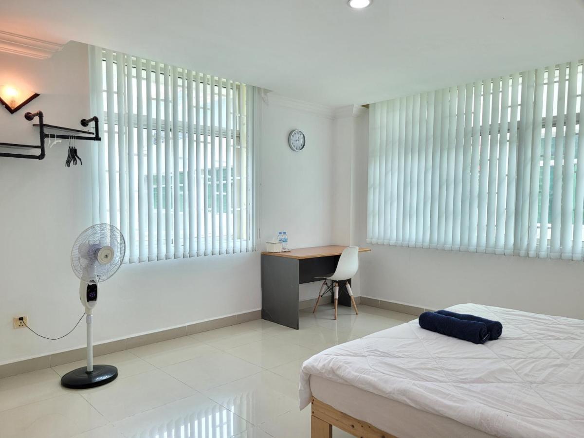 Yana House Phnom Penh Hotel Екстериор снимка