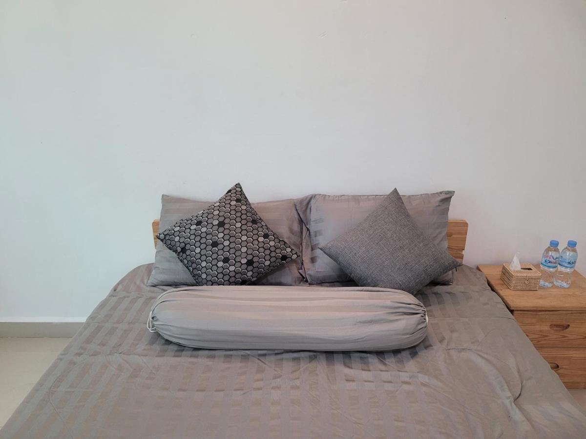 Yana House Phnom Penh Hotel Екстериор снимка