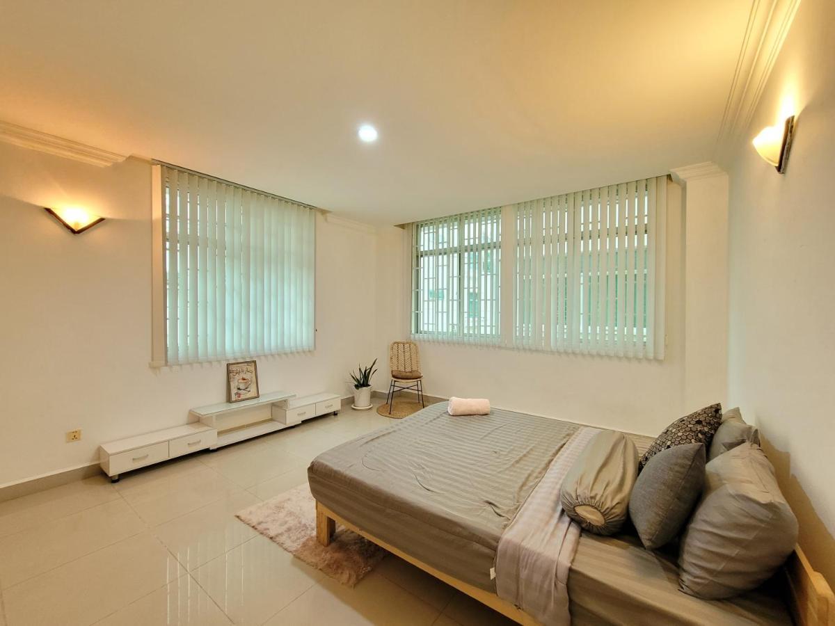 Yana House Phnom Penh Hotel Екстериор снимка