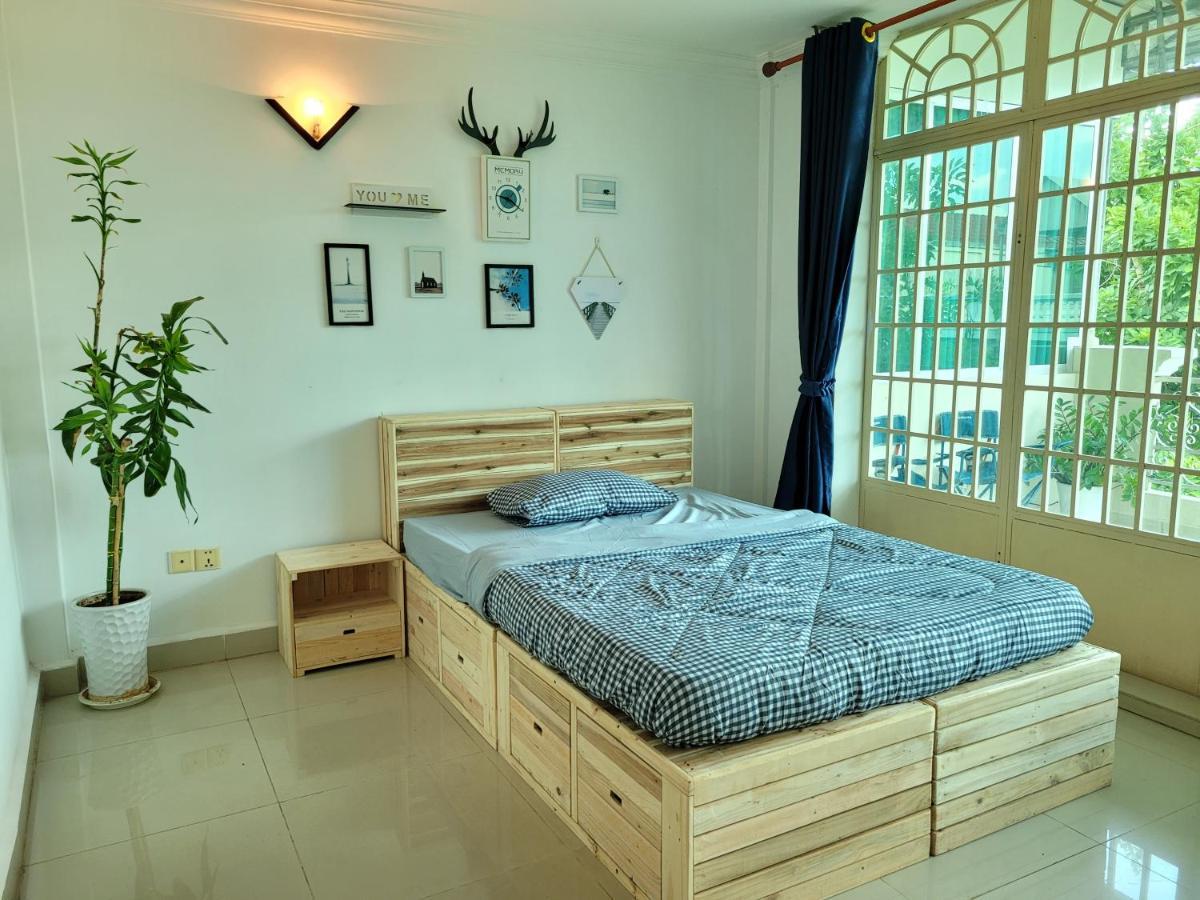 Yana House Phnom Penh Hotel Екстериор снимка