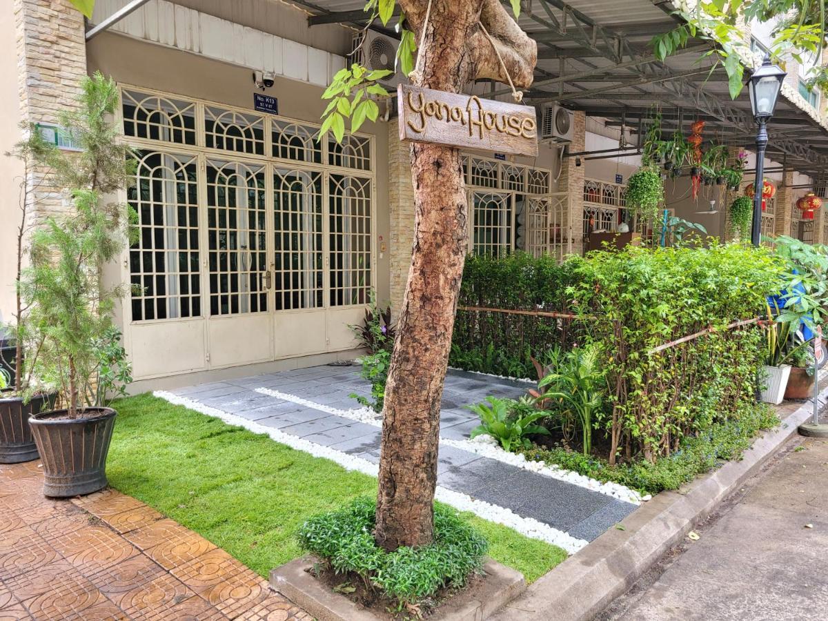 Yana House Phnom Penh Hotel Екстериор снимка