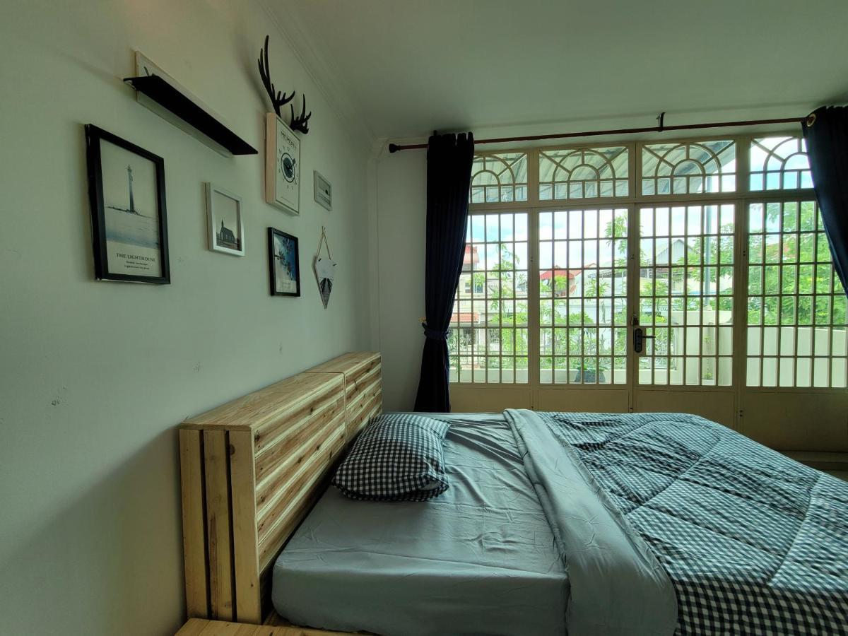 Yana House Phnom Penh Hotel Екстериор снимка