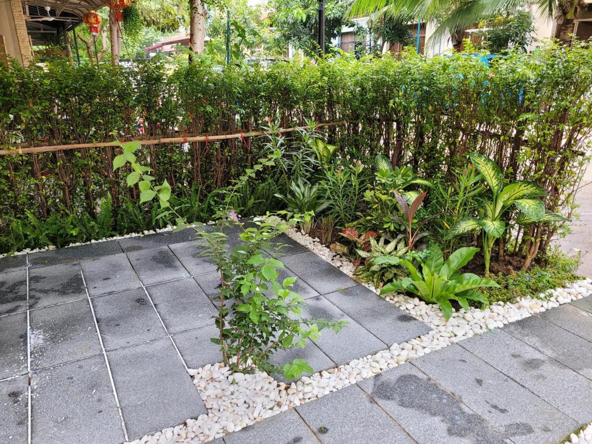 Yana House Phnom Penh Hotel Екстериор снимка