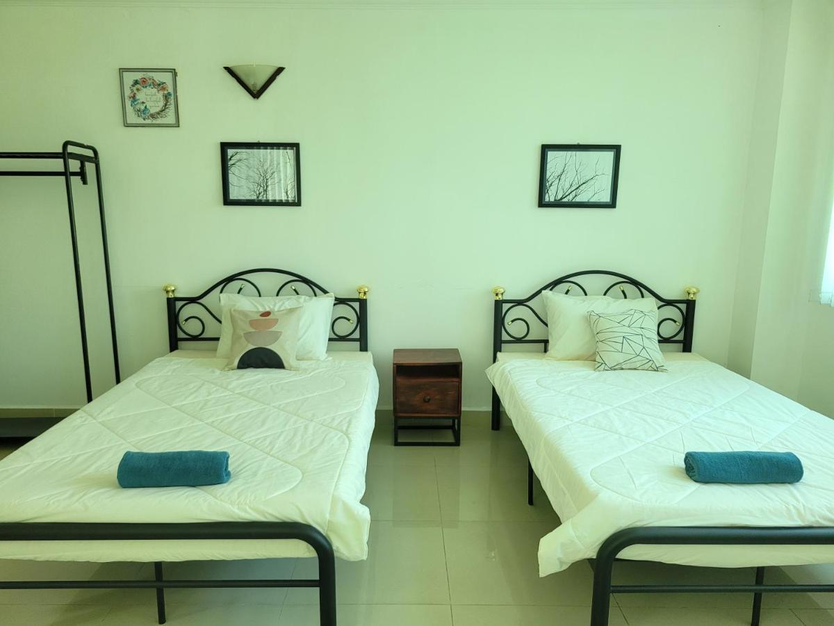 Yana House Phnom Penh Hotel Екстериор снимка